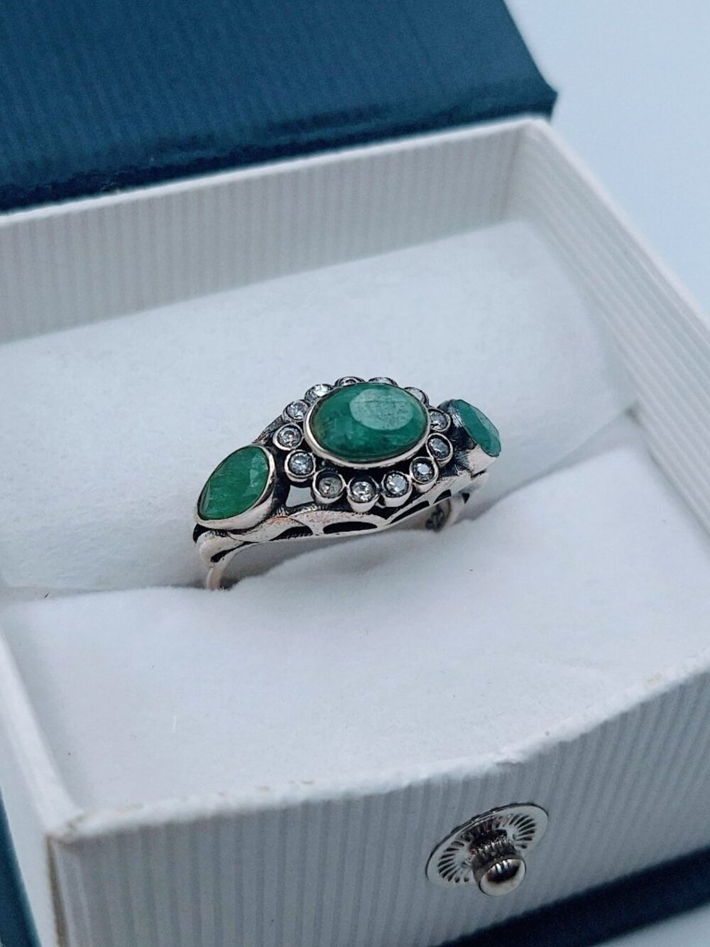 Vintage Sterling Silver 925 1.55CT Emerald Cabochon Trilogy Halo Ring Size 7